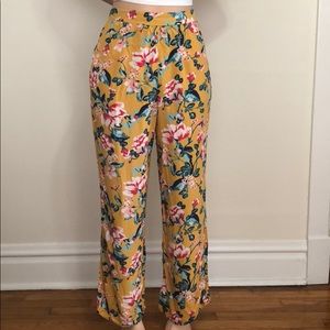Xhilaration high-waited flowy pants